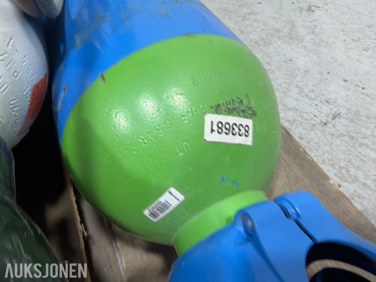 Gassflasker med argon og oksygen og tilbehør