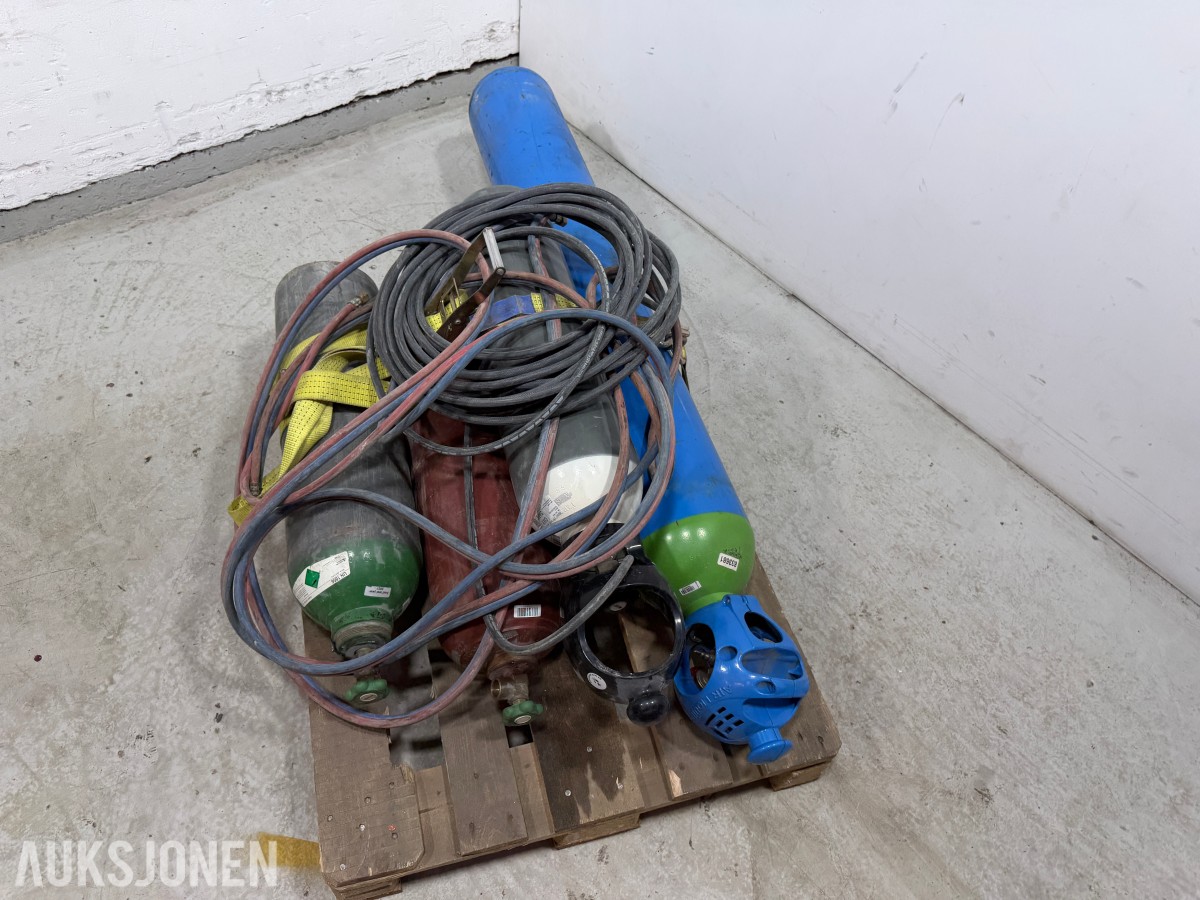 Gassflasker med argon og oksygen og tilbehør