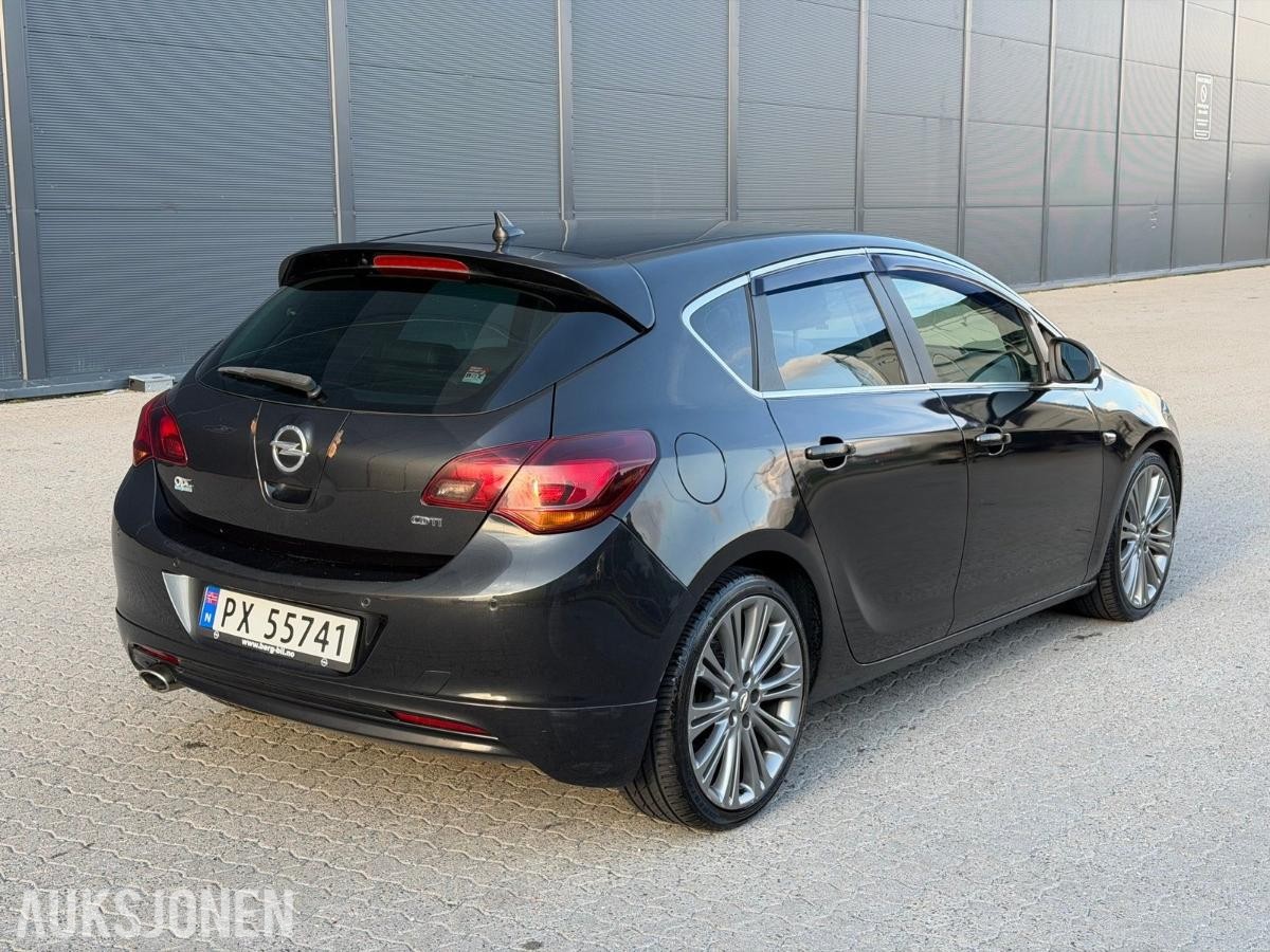 2012 OPEL ASTRA 2,0 CDTI | EU 11/2027 | NYLIG PÅKOSTET | SKINN