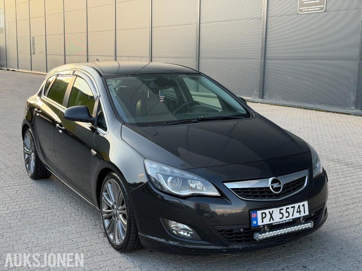 2012 OPEL ASTRA 2,0 CDTI | EU 11/2027 | NYLIG PÅKOSTET | SKINN