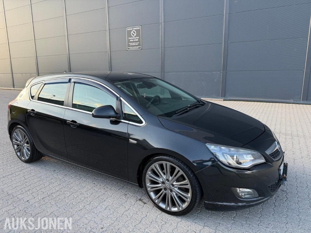 2012 OPEL ASTRA 2,0 CDTI | EU 11/2027 | NYLIG PÅKOSTET | SKINN
