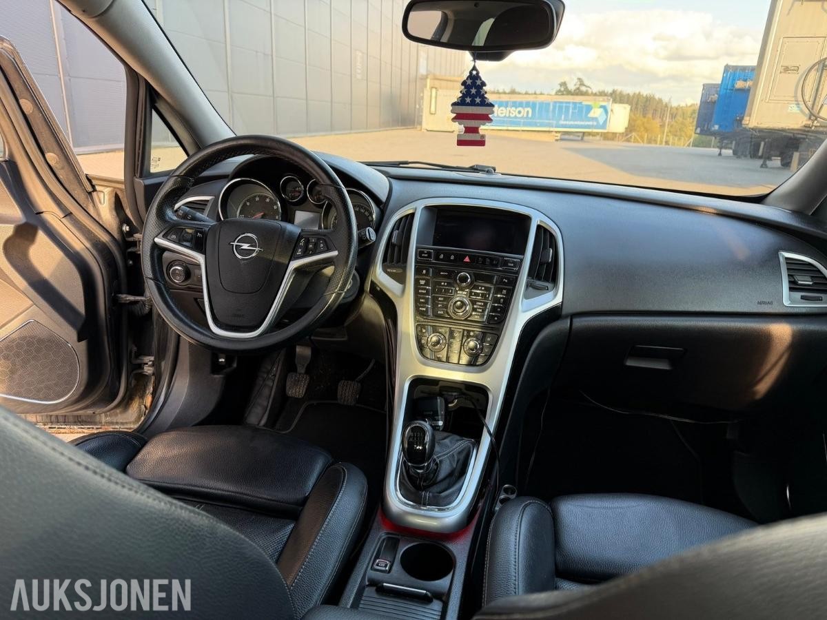 2012 OPEL ASTRA 2,0 CDTI | EU 11/2027 | NYLIG PÅKOSTET | SKINN