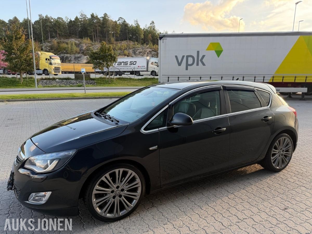 2012 OPEL ASTRA 2,0 CDTI | EU 11/2027 | NYLIG PÅKOSTET | SKINN