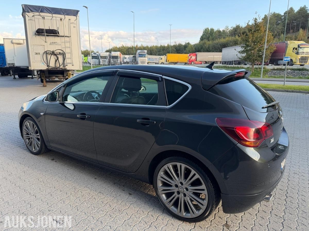 2012 OPEL ASTRA 2,0 CDTI | EU 11/2027 | NYLIG PÅKOSTET | SKINN