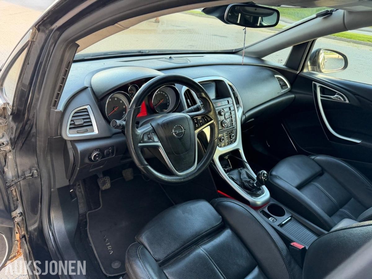 2012 OPEL ASTRA 2,0 CDTI | EU 11/2027 | NYLIG PÅKOSTET | SKINN