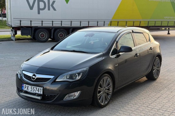2012 OPEL ASTRA 2,0 CDTI | EU 11/2027 | NYLIG PÅKOSTET | SKINN