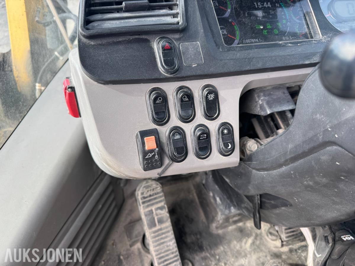 2018 Komatsu WA480-8 Hjullaster - Spakstyring - klargjort 3 funksjon