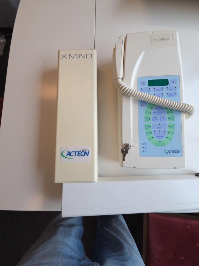 Acteon Satelec X-Mind DC Dental Røntgenenhet med kontrollpanel og røntgenarm