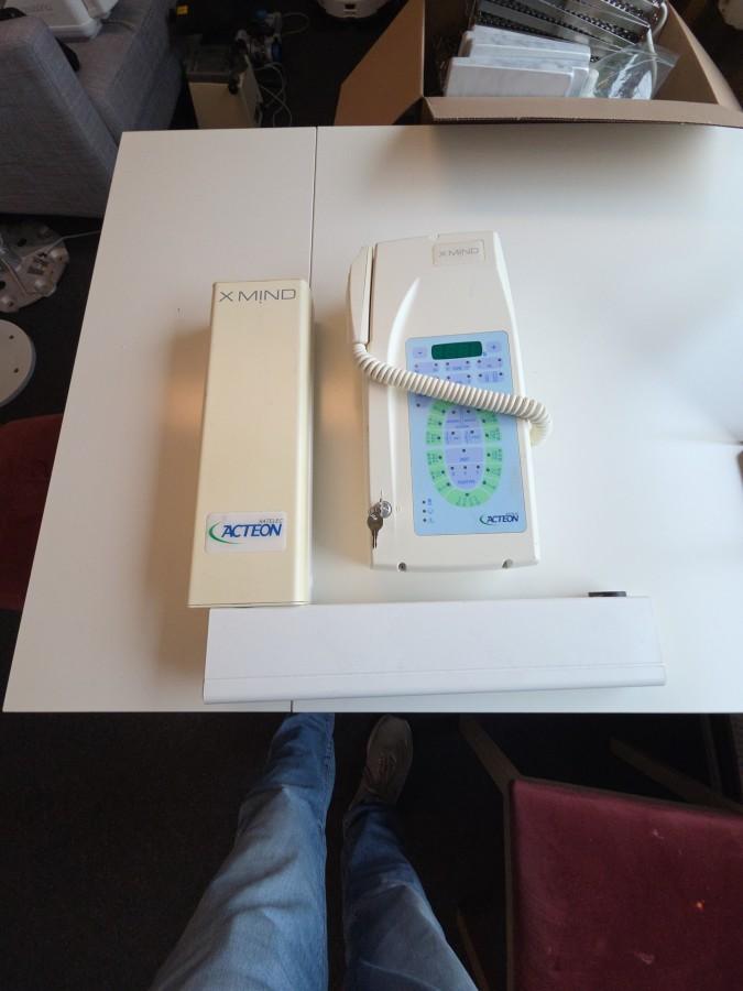 Acteon Satelec X-Mind DC Dental Røntgenenhet med kontrollpanel og røntgenarm