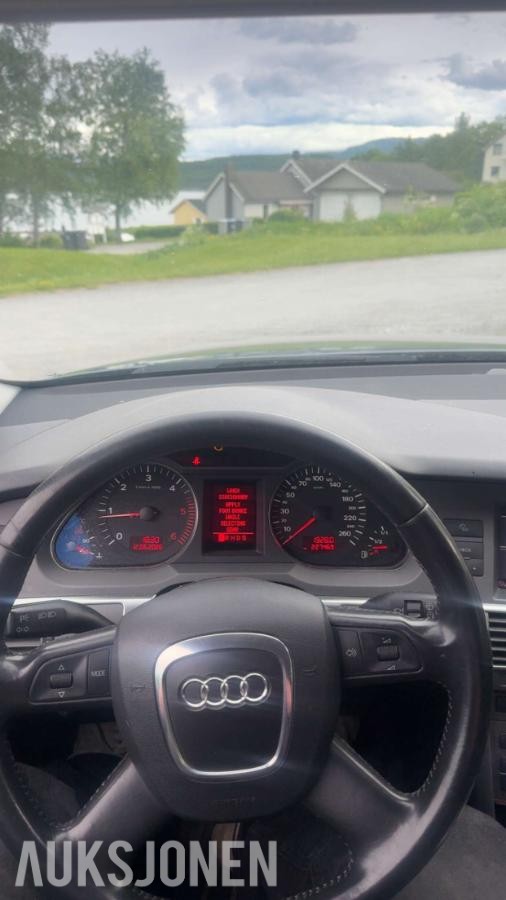 2006 Audi A6 2.7 179hk QUATTRO automat cruisekontroll hengerfeste navigasjon  skinn