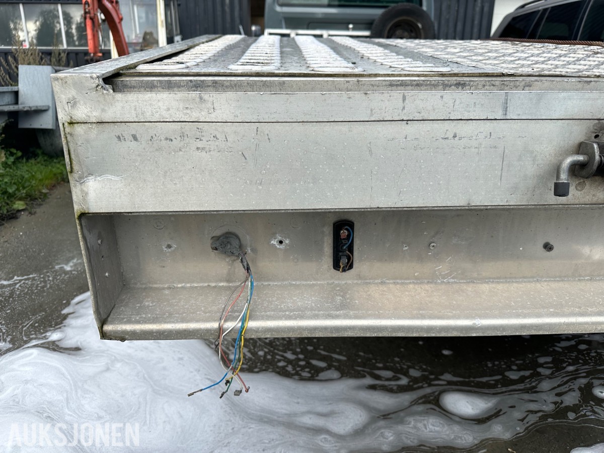 Ford Transit BILTRANSPORTER VINSJ HENGERFESTE 6 SETER