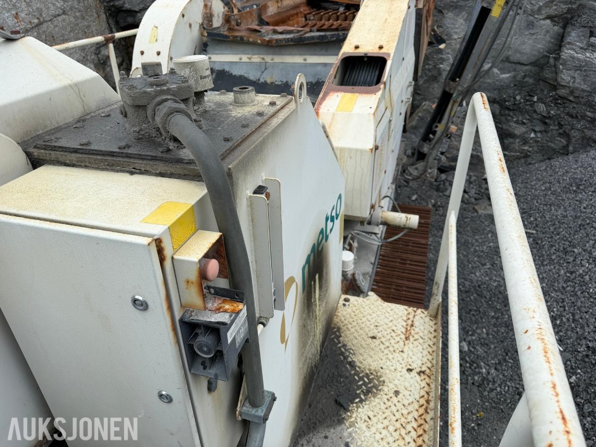 2008 Metso Lokotrack LT106S knuseverk med hengersikt – Reparasjonsobjekt