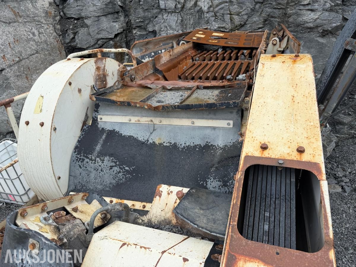 2008 Metso Lokotrack LT106S knuseverk med hengersikt – Reparasjonsobjekt