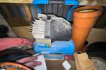 Container med rørdeler og diverse