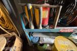 Container med rørdeler og diverse