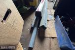 Container med rørdeler og diverse