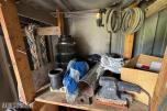 Container med rørdeler og diverse