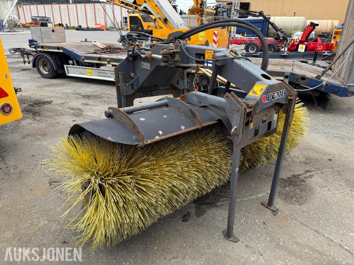 2019 Pome AH-240 frontkost m/ trimafeste