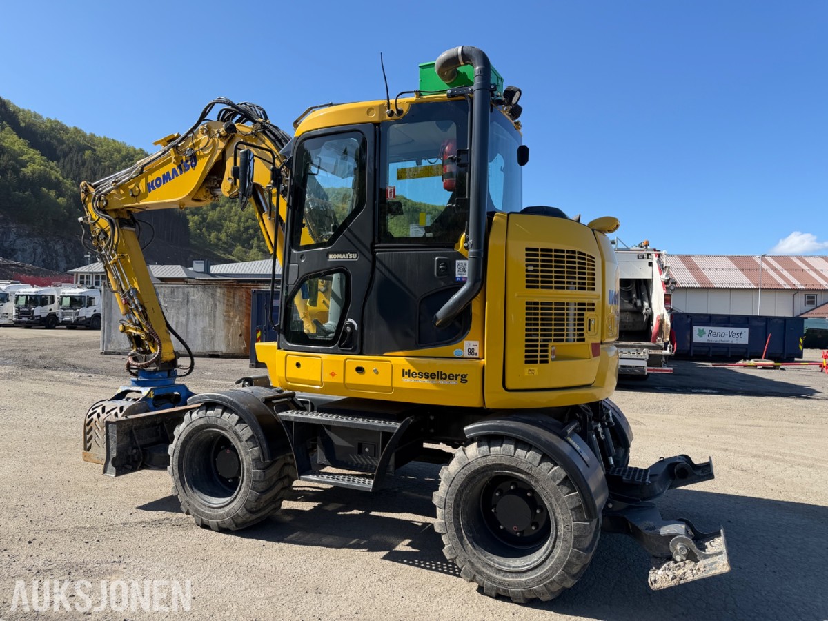 2024 Komatsu PW98 MR Hjulgraver med knekkbom, skjær, støttelabber, og fast sorteringsklype - Kun 1095 timer