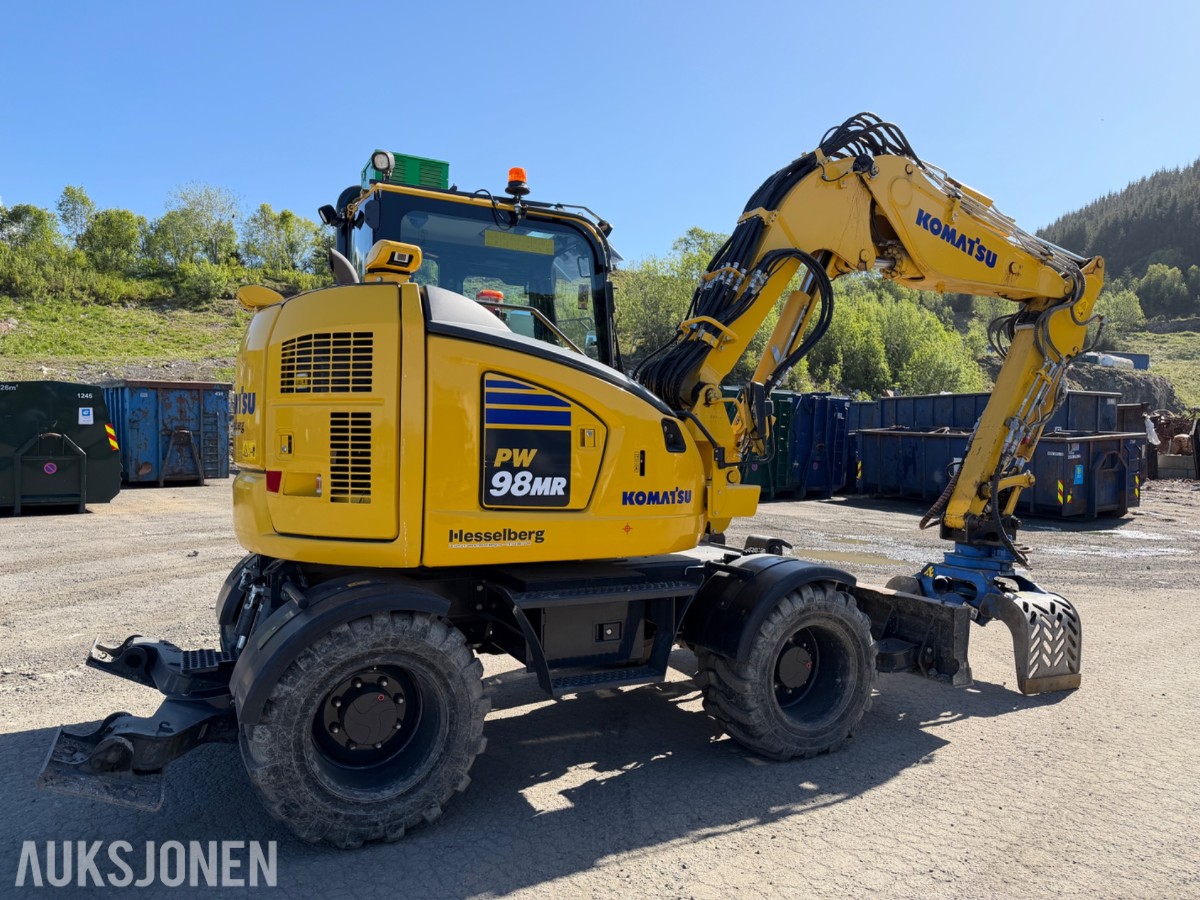 2024 Komatsu PW98 MR Hjulgraver med knekkbom, skjær, støttelabber, og fast sorteringsklype - Kun 1095 timer