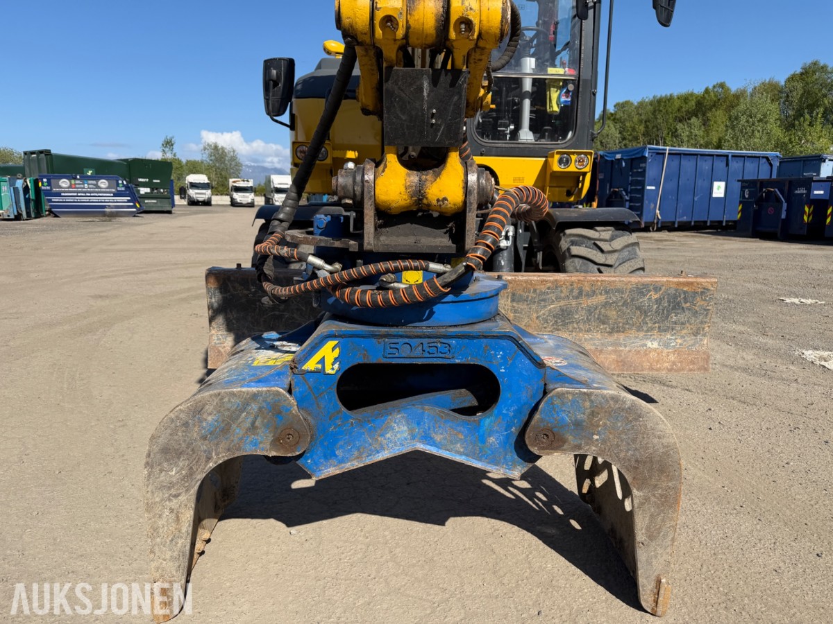 2024 Komatsu PW98 MR Hjulgraver med knekkbom, skjær, støttelabber, og fast sorteringsklype - Kun 1095 timer