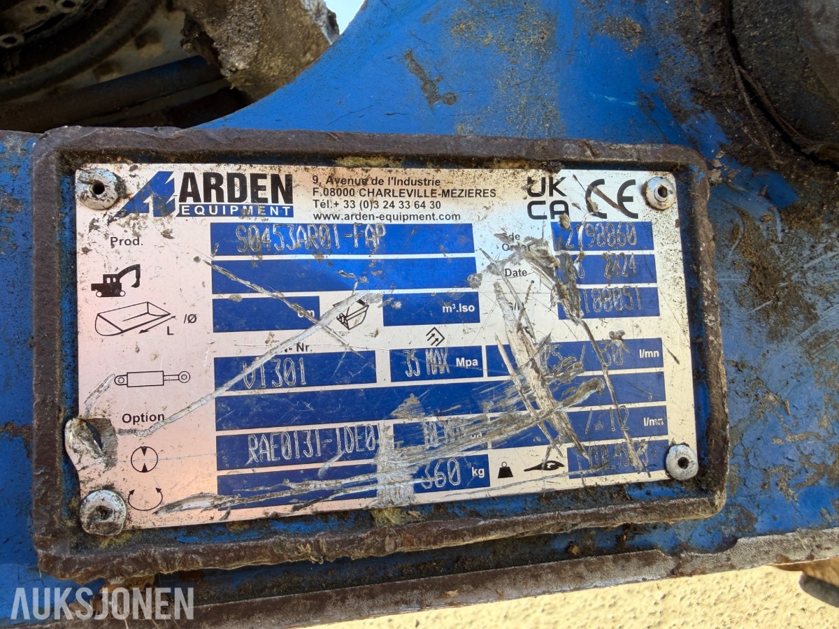 2024 Komatsu PW98 MR Hjulgraver med knekkbom, skjær, støttelabber, og fast sorteringsklype - Kun 1095 timer