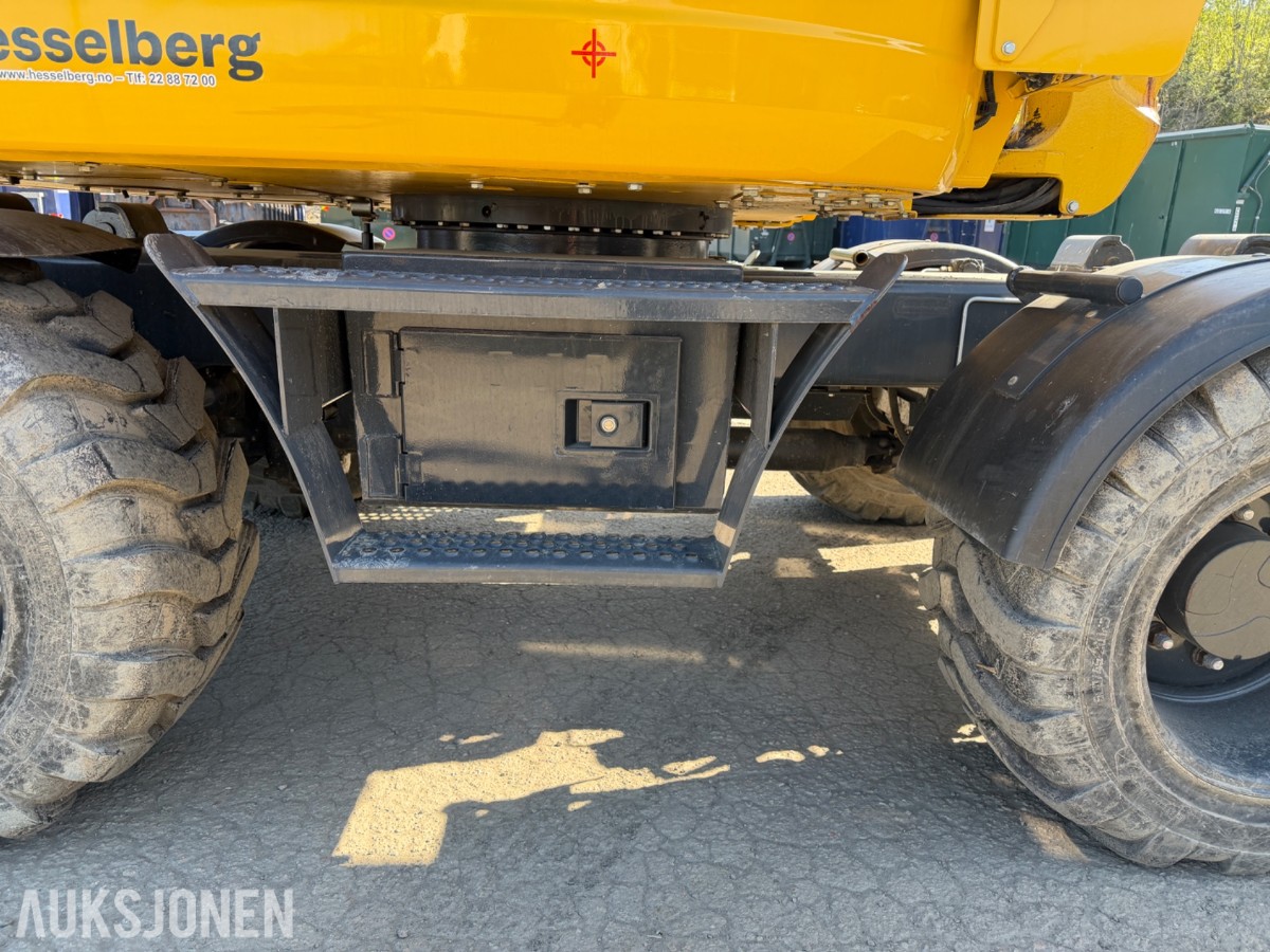2024 Komatsu PW98 MR Hjulgraver med knekkbom, skjær, støttelabber, og fast sorteringsklype - Kun 1095 timer