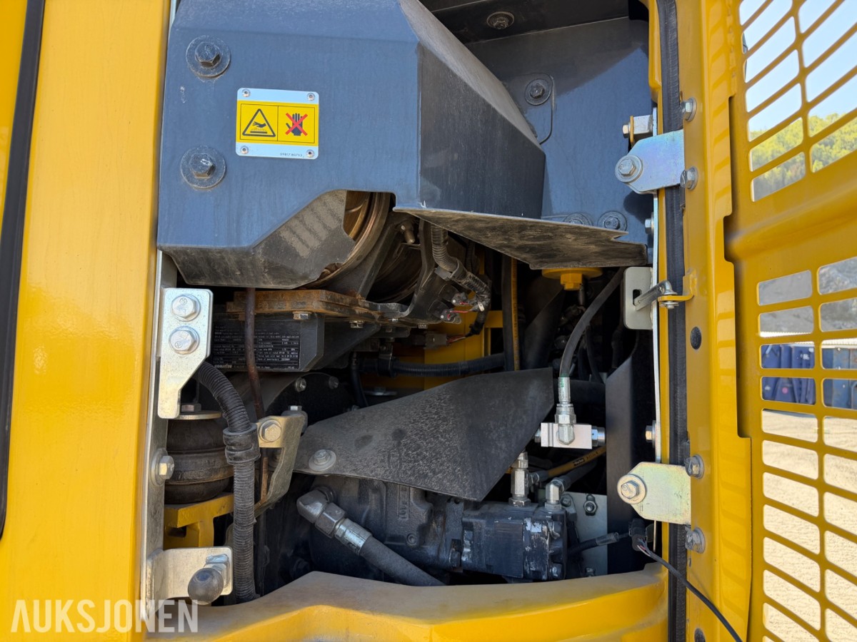 2024 Komatsu PW98 MR Hjulgraver med knekkbom, skjær, støttelabber, og fast sorteringsklype - Kun 1095 timer