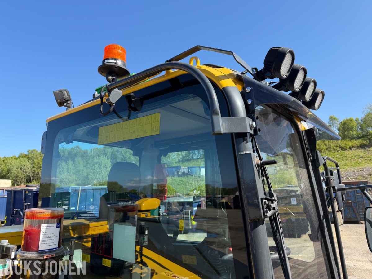 2024 Komatsu PW98 MR Hjulgraver med knekkbom, skjær, støttelabber, og fast sorteringsklype - Kun 1095 timer