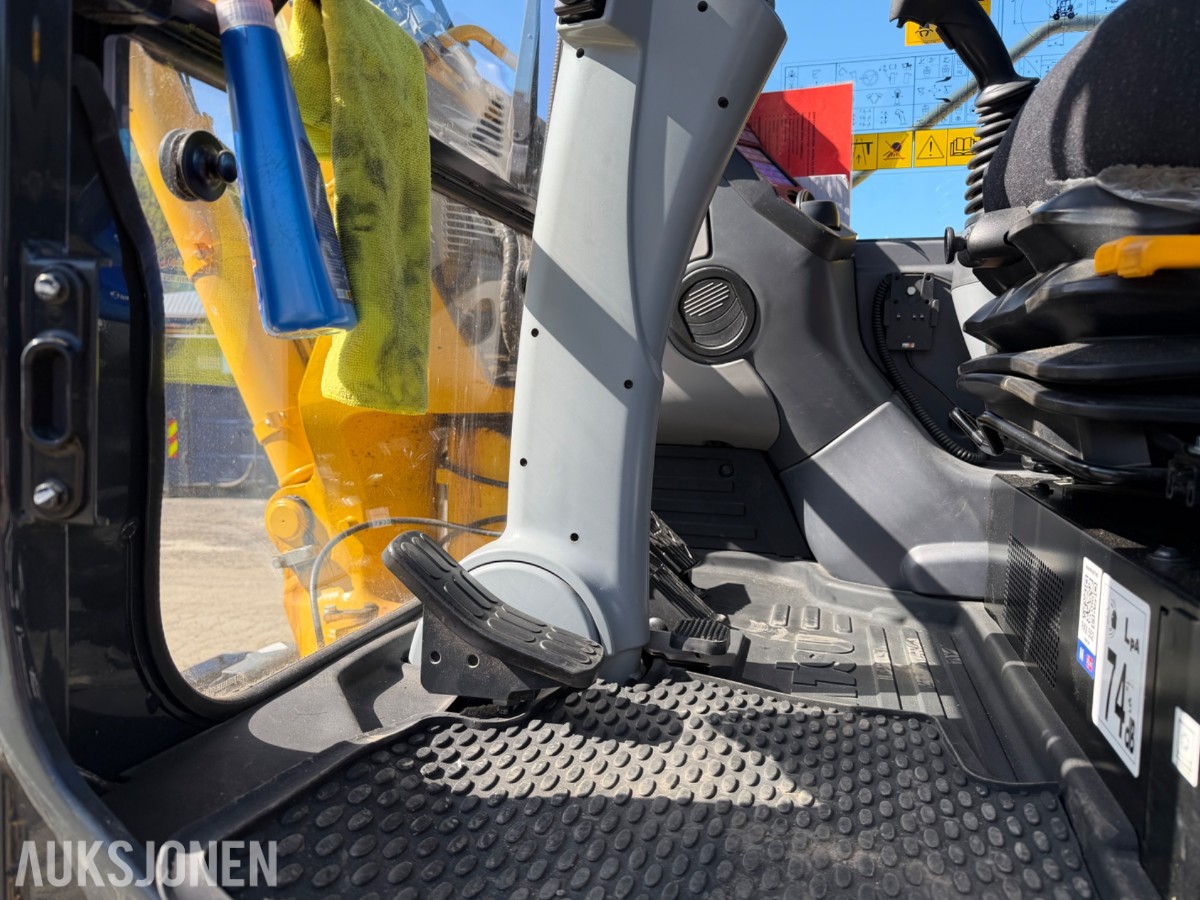 2024 Komatsu PW98 MR Hjulgraver med knekkbom, skjær, støttelabber, og fast sorteringsklype - Kun 1095 timer