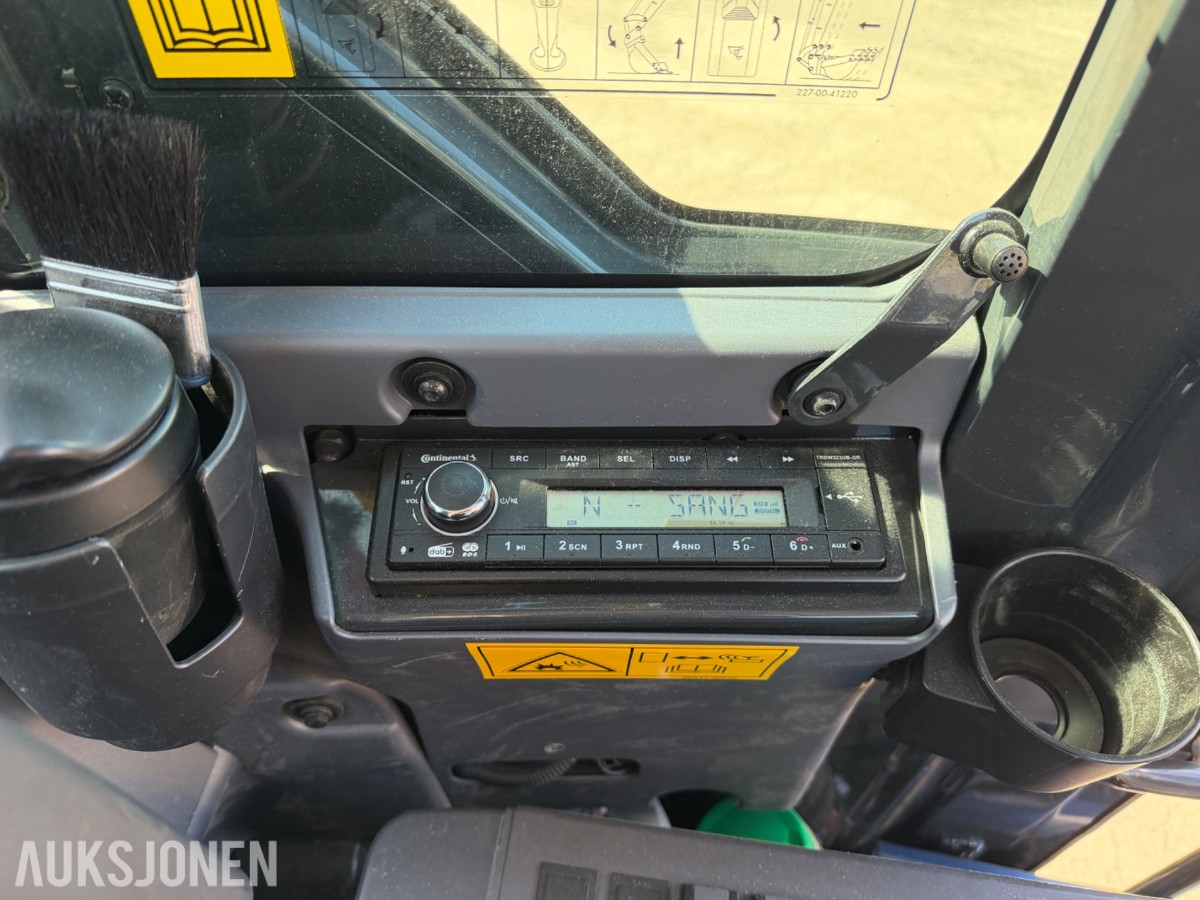 2024 Komatsu PW98 MR Hjulgraver med knekkbom, skjær, støttelabber, og fast sorteringsklype - Kun 1095 timer