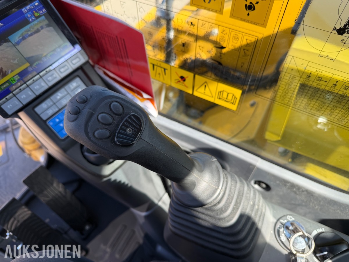 2024 Komatsu PW98 MR Hjulgraver med knekkbom, skjær, støttelabber, og fast sorteringsklype - Kun 1095 timer