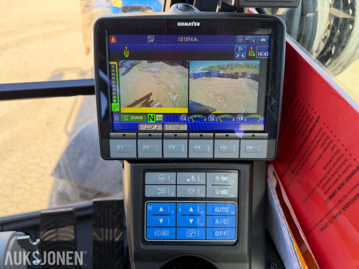 2024 Komatsu PW98 MR Hjulgraver med knekkbom, skjær, støttelabber, og fast sorteringsklype - Kun 1095 timer