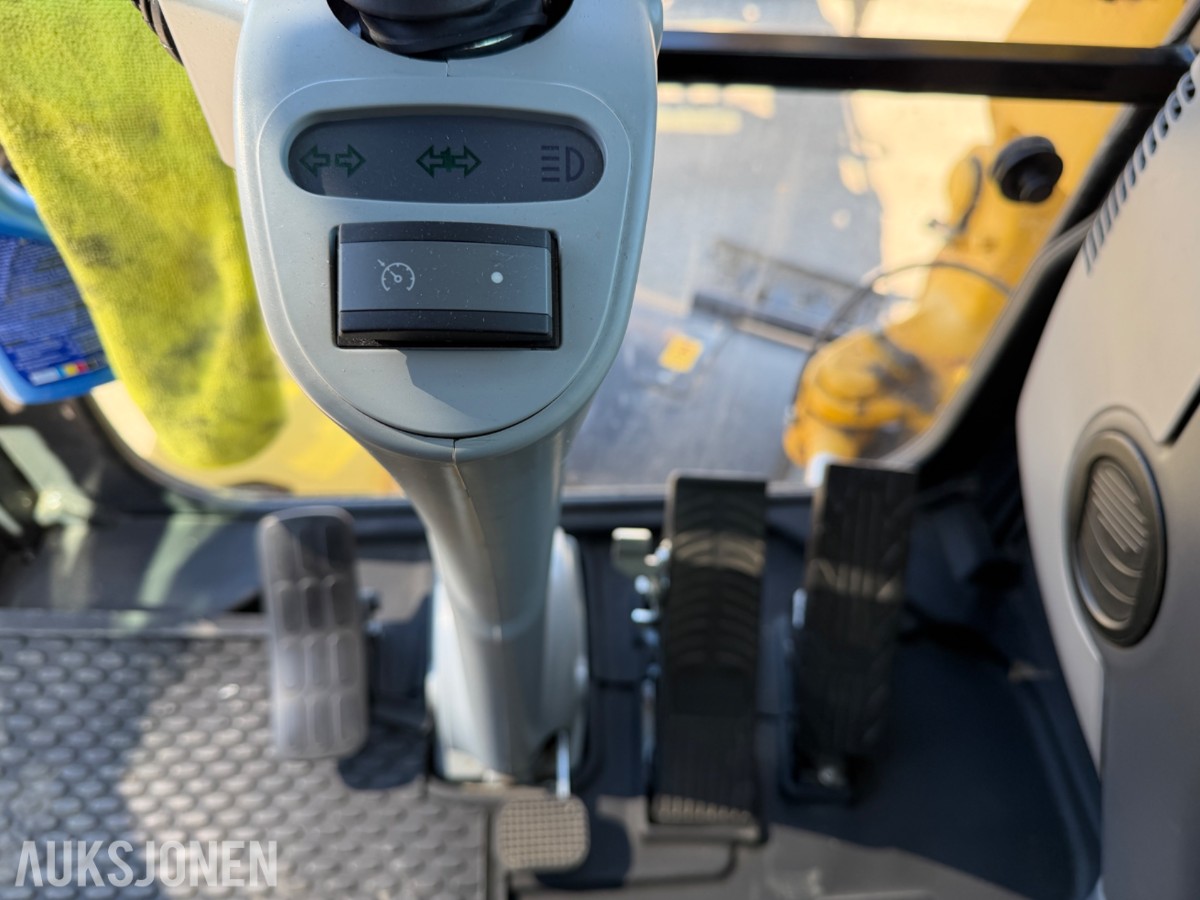 2024 Komatsu PW98 MR Hjulgraver med knekkbom, skjær, støttelabber, og fast sorteringsklype - Kun 1095 timer