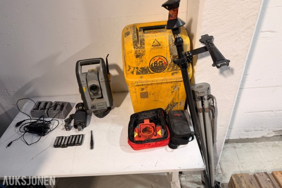 Trimble SPS930 DR300+ robotisk totalstasjon med Leica-prismer, batterier, ladere og tilbehør