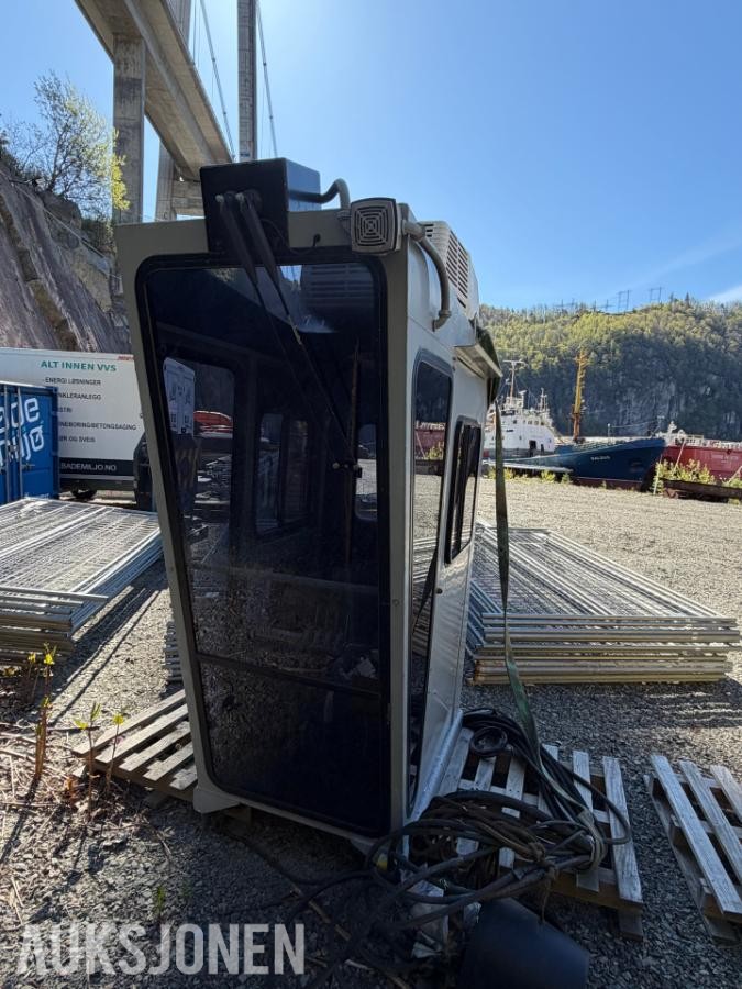 2018 Techcrane T25-33-50 teleskopkran med operatørhytte og hydraulikkaggregat