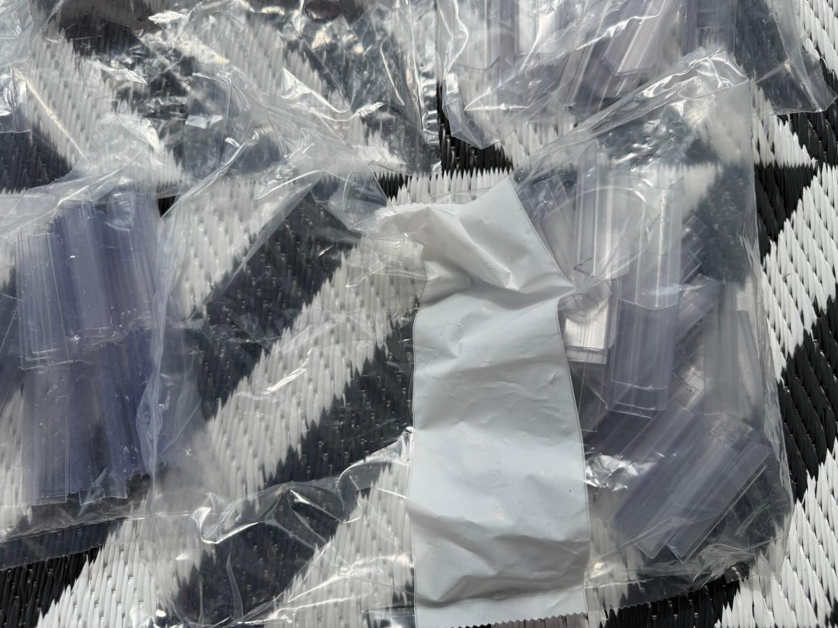 Digitale prislapper - Fremtiden for all detaljhandel - Delfi/Breece Chroma-4 elektroniske hylleetiketter med tilbehør - 