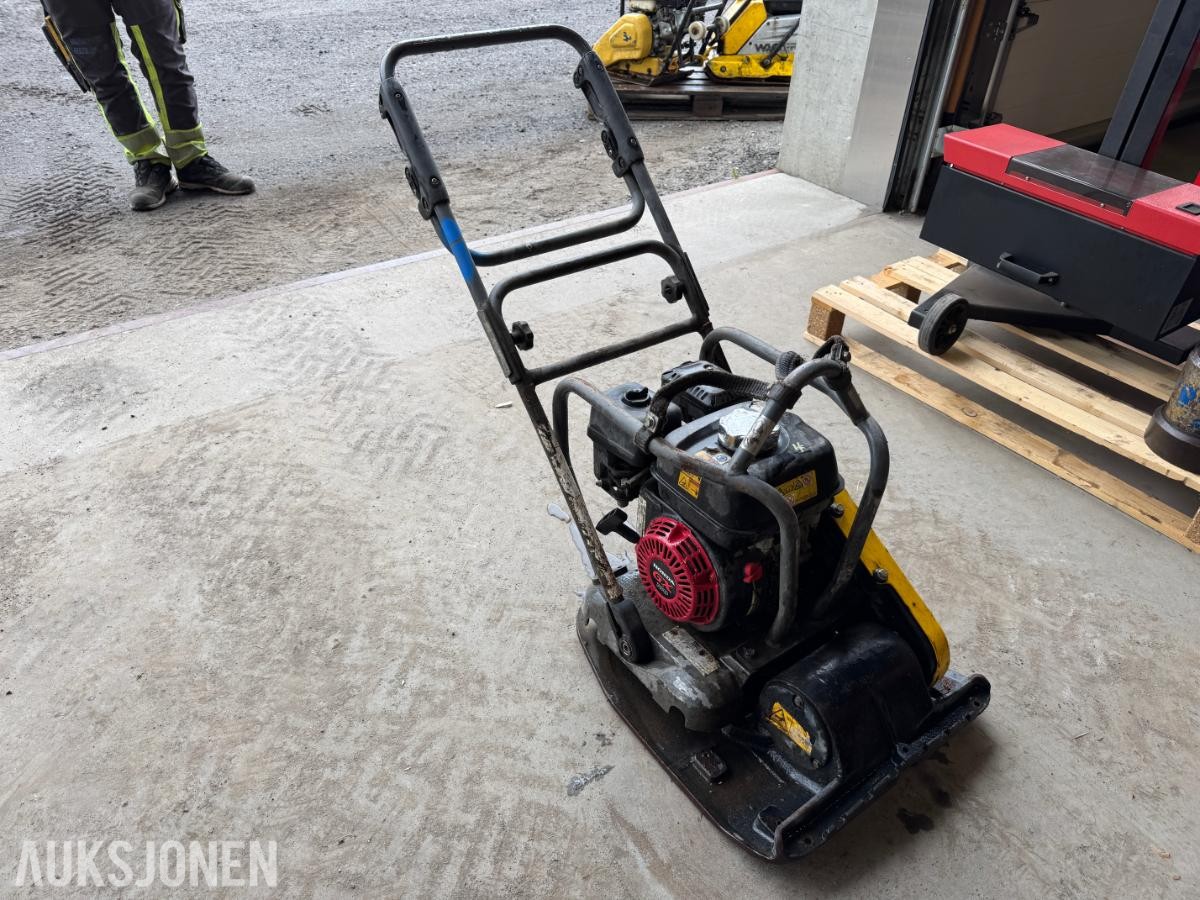2016 Atlas Copco LF75 vibroplate