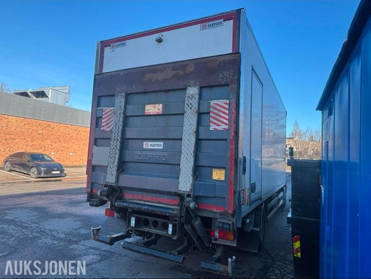 2013 MAN TGM - med 18 pallers skap