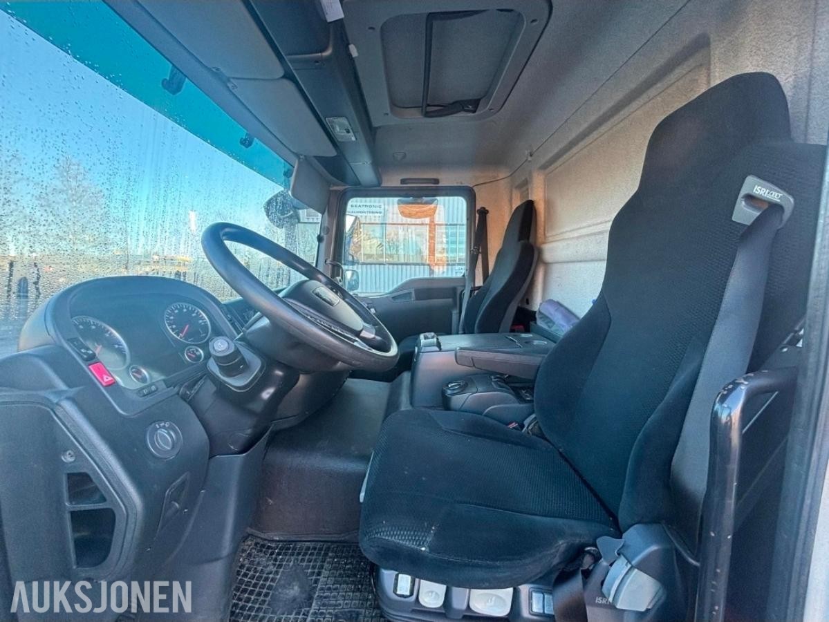 2013 MAN TGM - med 18 pallers skap