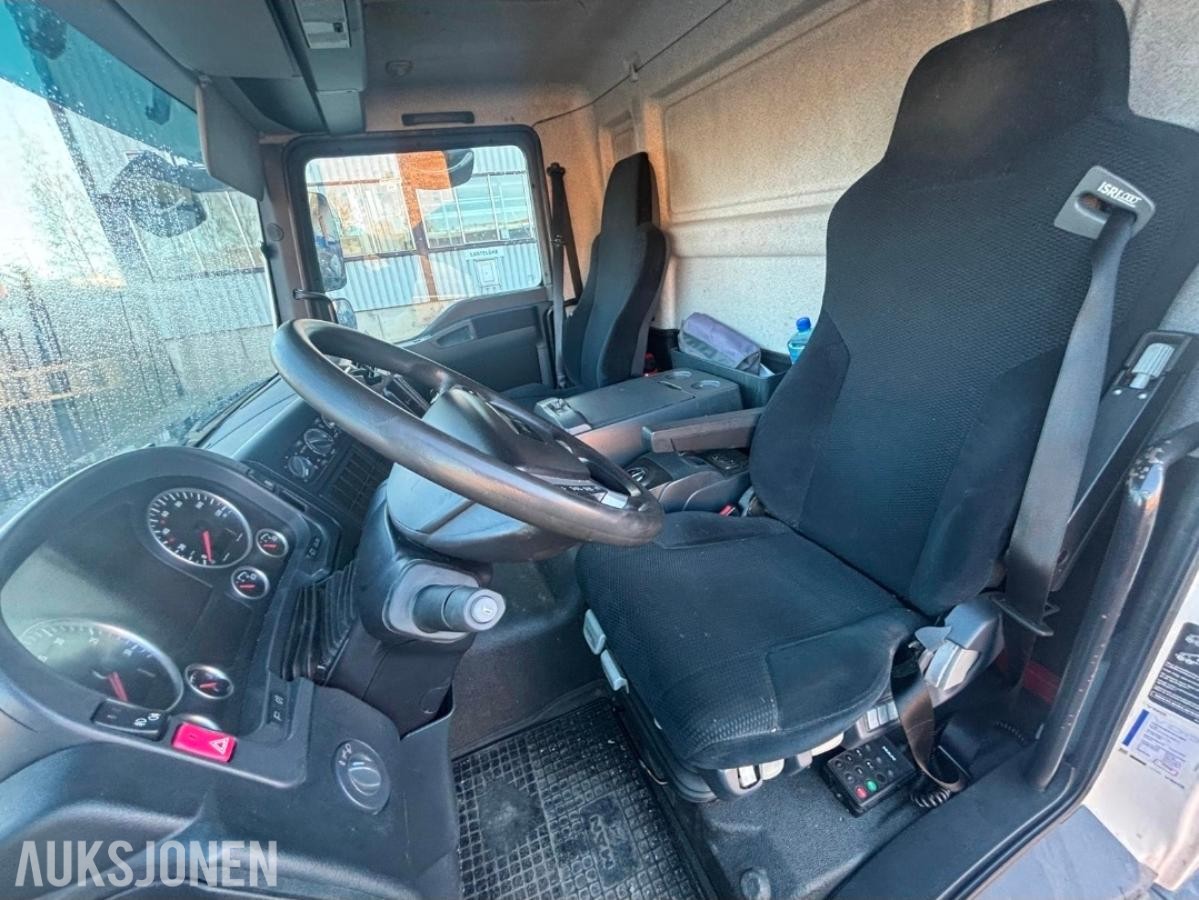 2013 MAN TGM - med 18 pallers skap