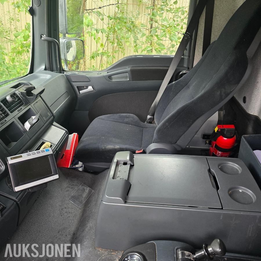 2013 MAN TGM - med 18 pallers skap