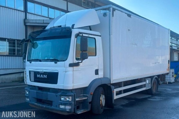 2013 MAN TGM - med 18 pallers skap