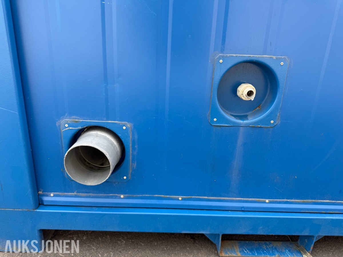 8 fots toalettmodul - 2 separate WC-rom