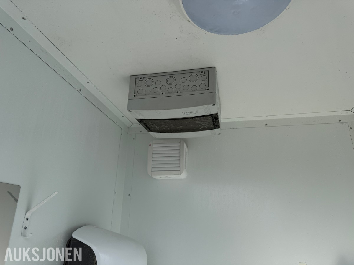 8 fots toalettmodul - 2 separate WC-rom