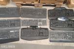 IT-utstyrsparti med skjermer, dockingstasjoner, Logitech Group og tilbehør