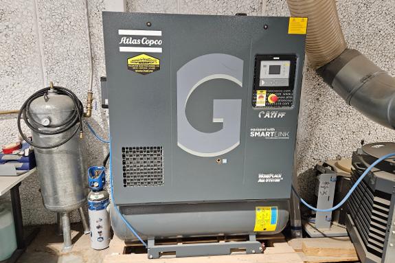 2020 Atlas copco GA11FF skruekompressor med integrert kjøletørke, tank og smartlink