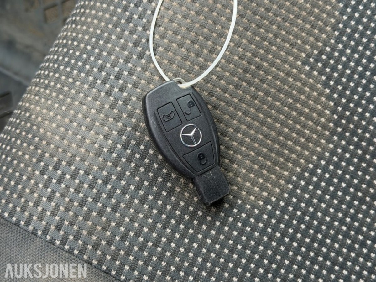 2011 Mercedes-Benz Sprinter, N2 Lastebil, manuell 