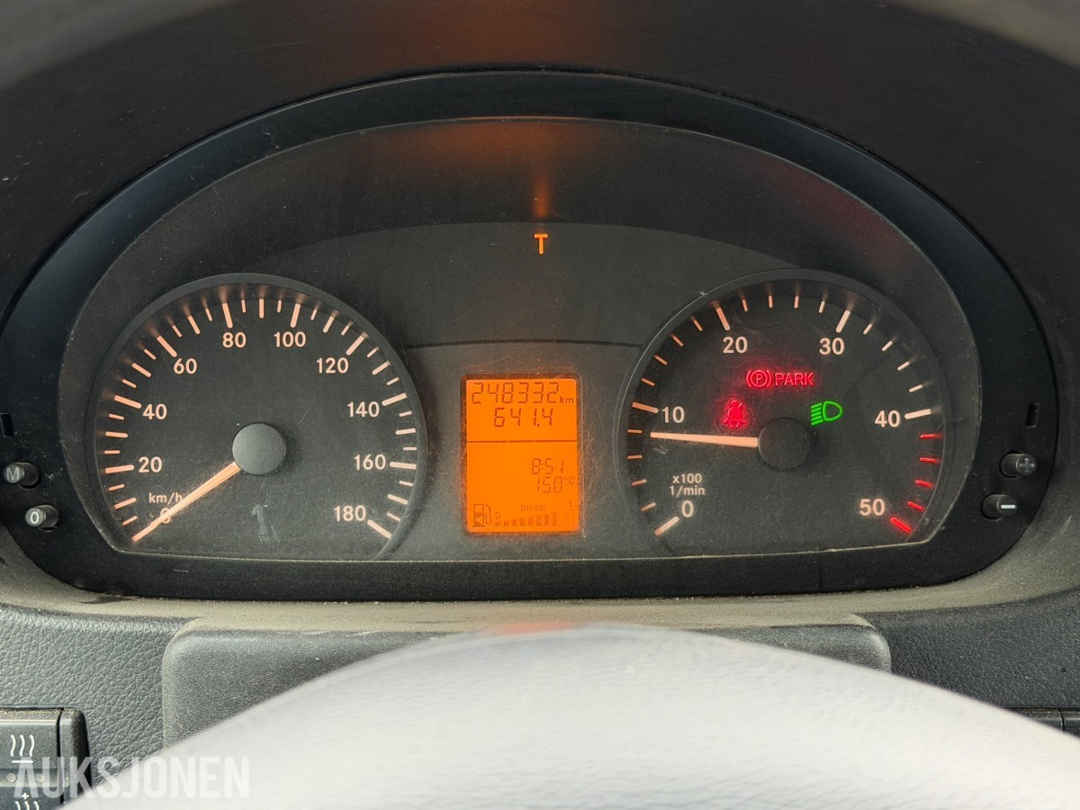 2011 Mercedes-Benz Sprinter, N2 Lastebil, manuell 
