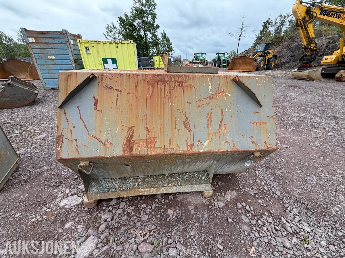 Färmartanken 1500 liter ADR-godkjent dieseltank
